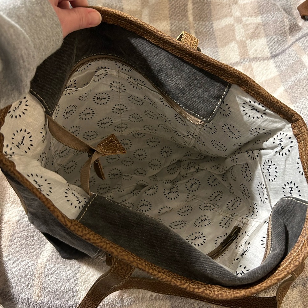 NWT Myra Concealed Carry purse - Picture 3 of 4